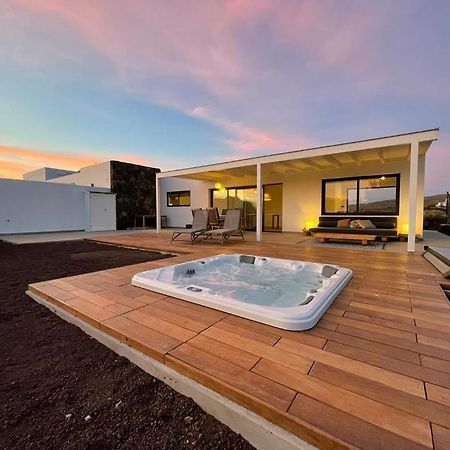 North Shore Villas Lajares, Manalari, Private Jacuzzi Ngoại thất bức ảnh